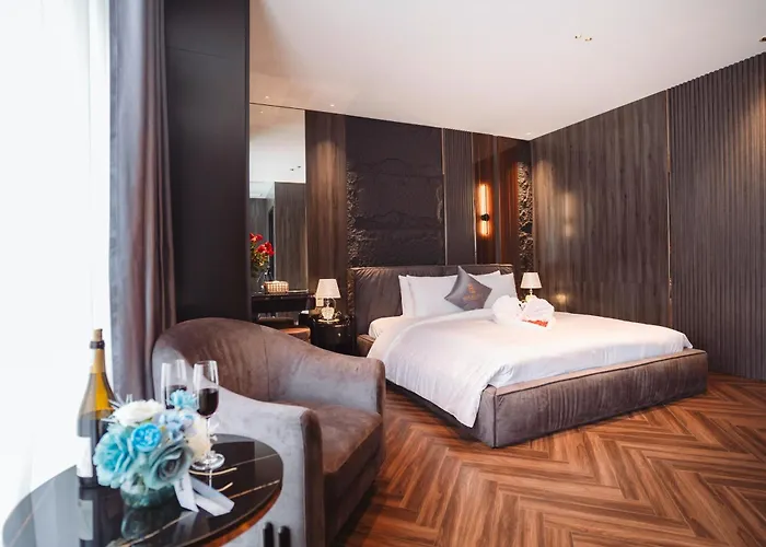 Hotel H T C Hạ Long