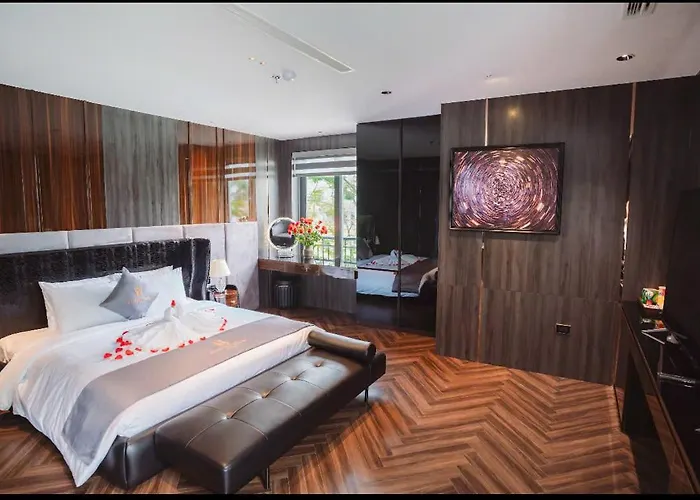 Hotel H T C Hạ Long
